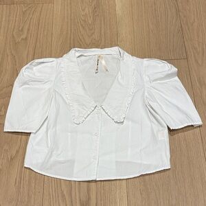 Cropped White Button-Front Blouse with Ruffle Collar